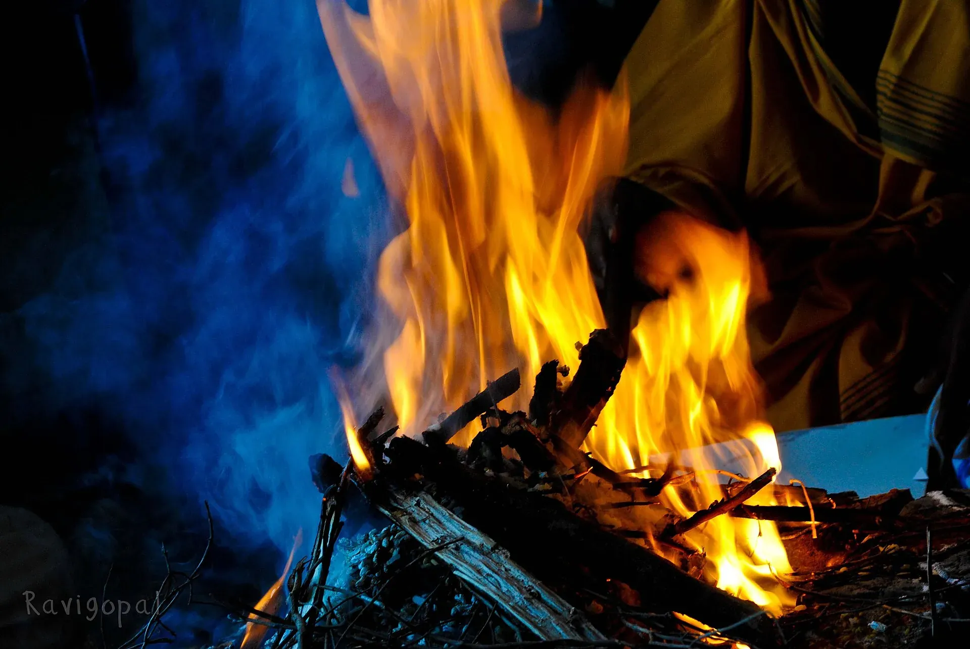How to Perform a Simple Havan at Home